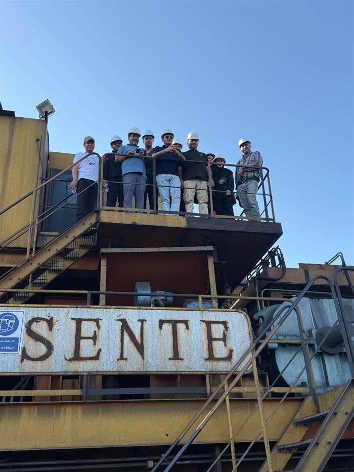 در ادامه اردوی «راهیان پیشرفت نظام مهندسی معدن خراسان شمالی»، جمعی از مسئولان فنی معادن استان از كارخانه كك طبس بازدید كردند.